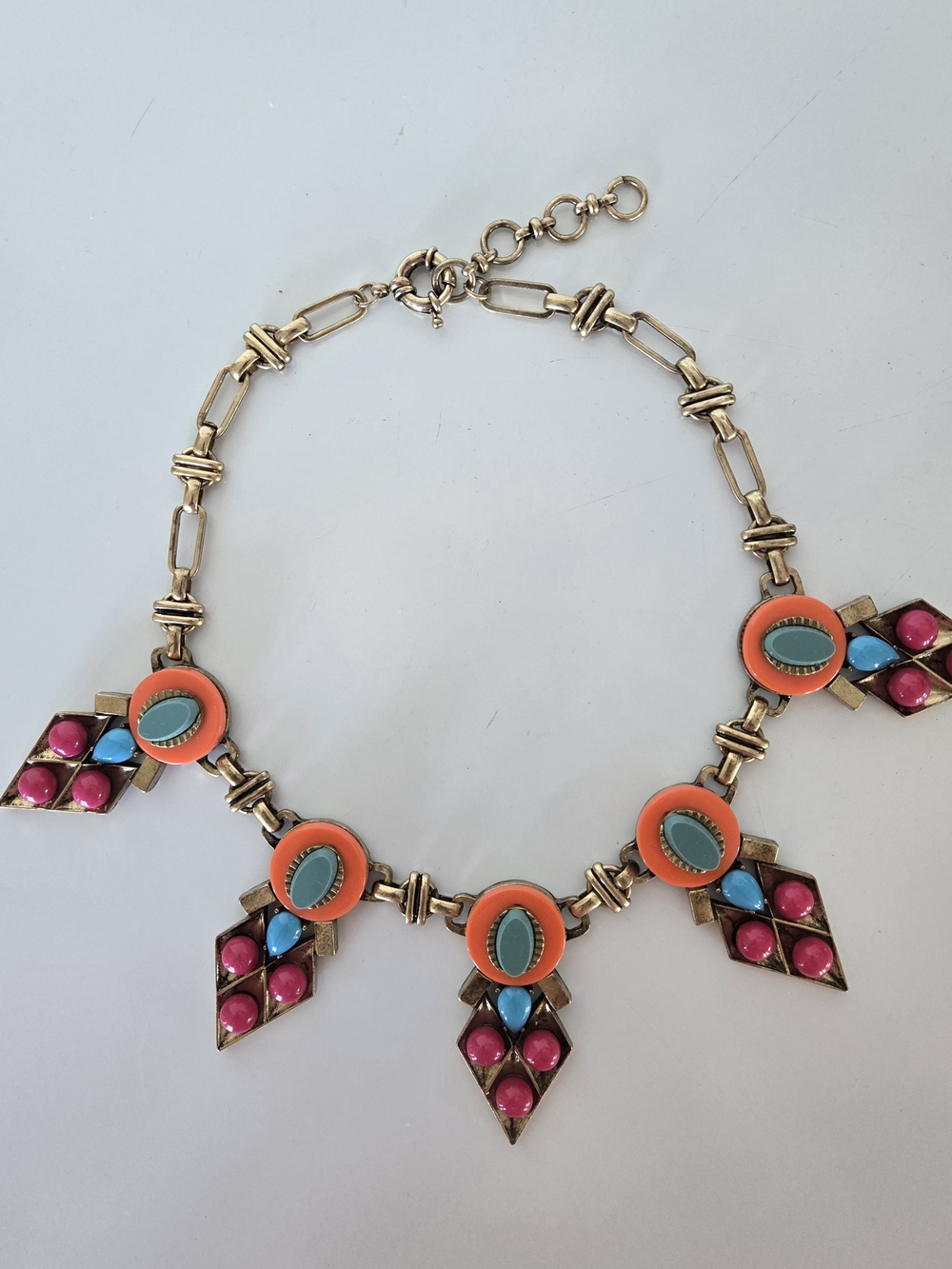 🧡🩵 Vintage Gold-Tone Statement Necklace.